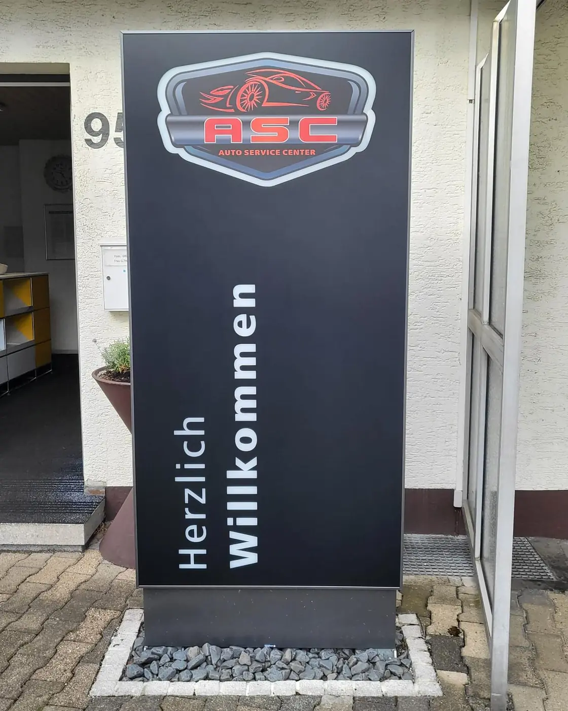 ASC Auto Service Center – Wegweiser