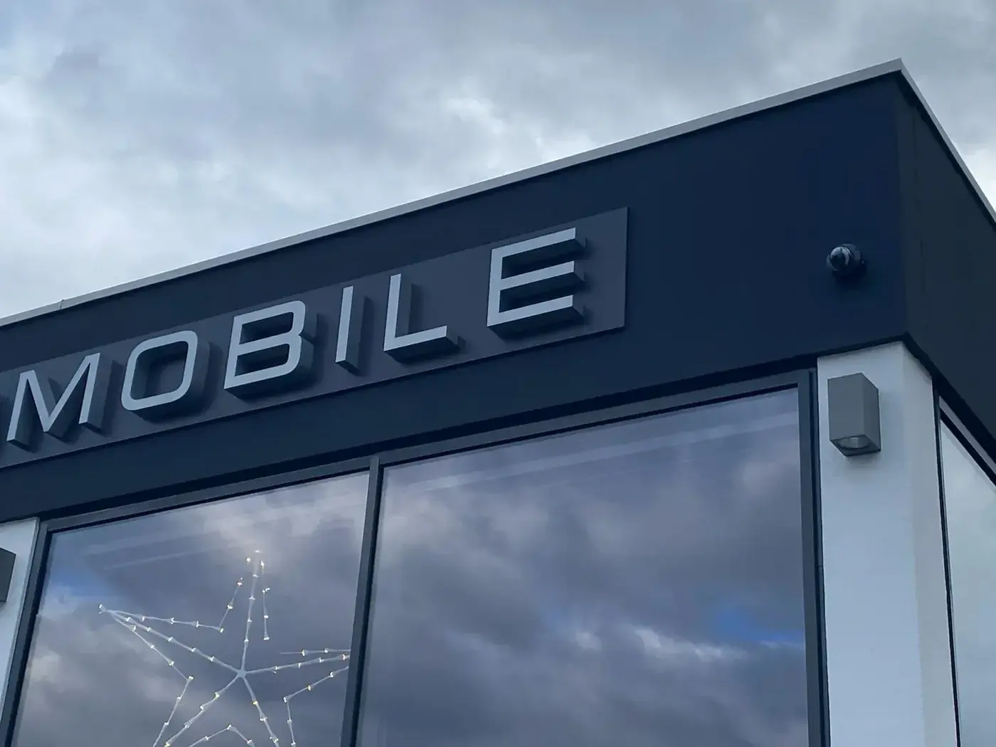 mobile.de – Leuchtbuchstaben