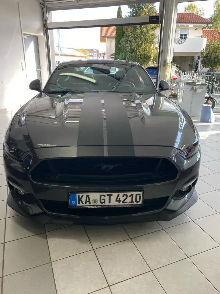 Mustang GT – Dekorstreifen Front