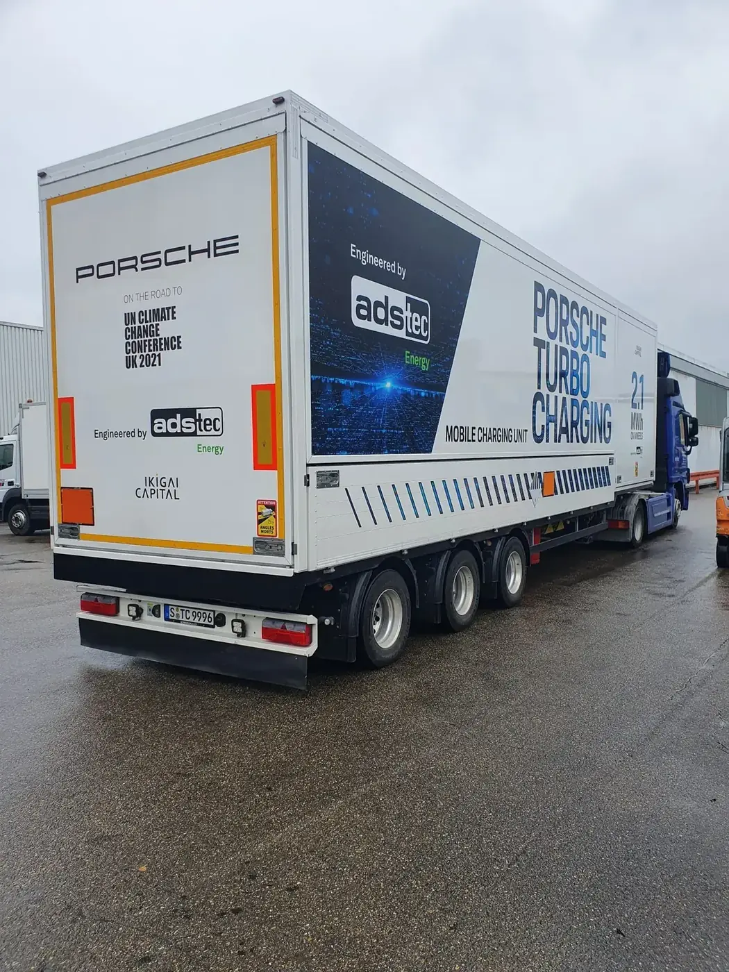 Porsche ads-tec – LKW Heckansicht