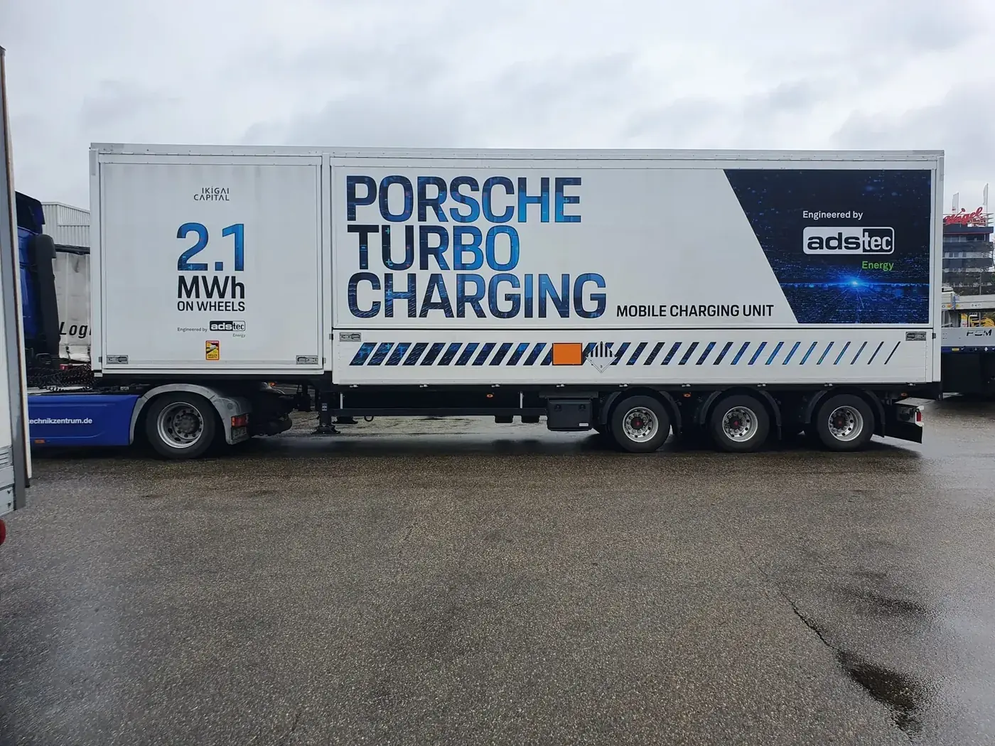 Porsche ads-tec – LKW Seitenansicht
