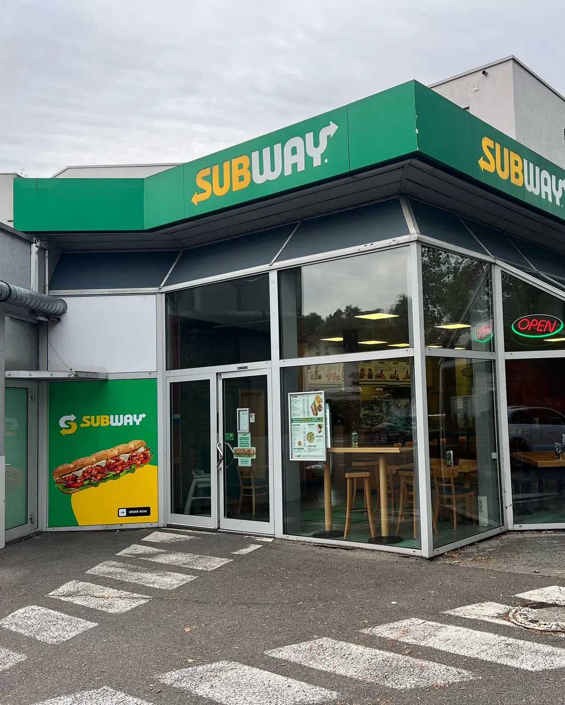 Subway – Fassadenbeschriftung